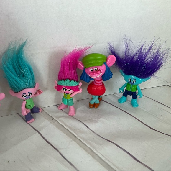 Hasbro 2019 Trolls POPPY TROLL Plastic Toy Figure And friends set of 4 - Picture 6 of 7